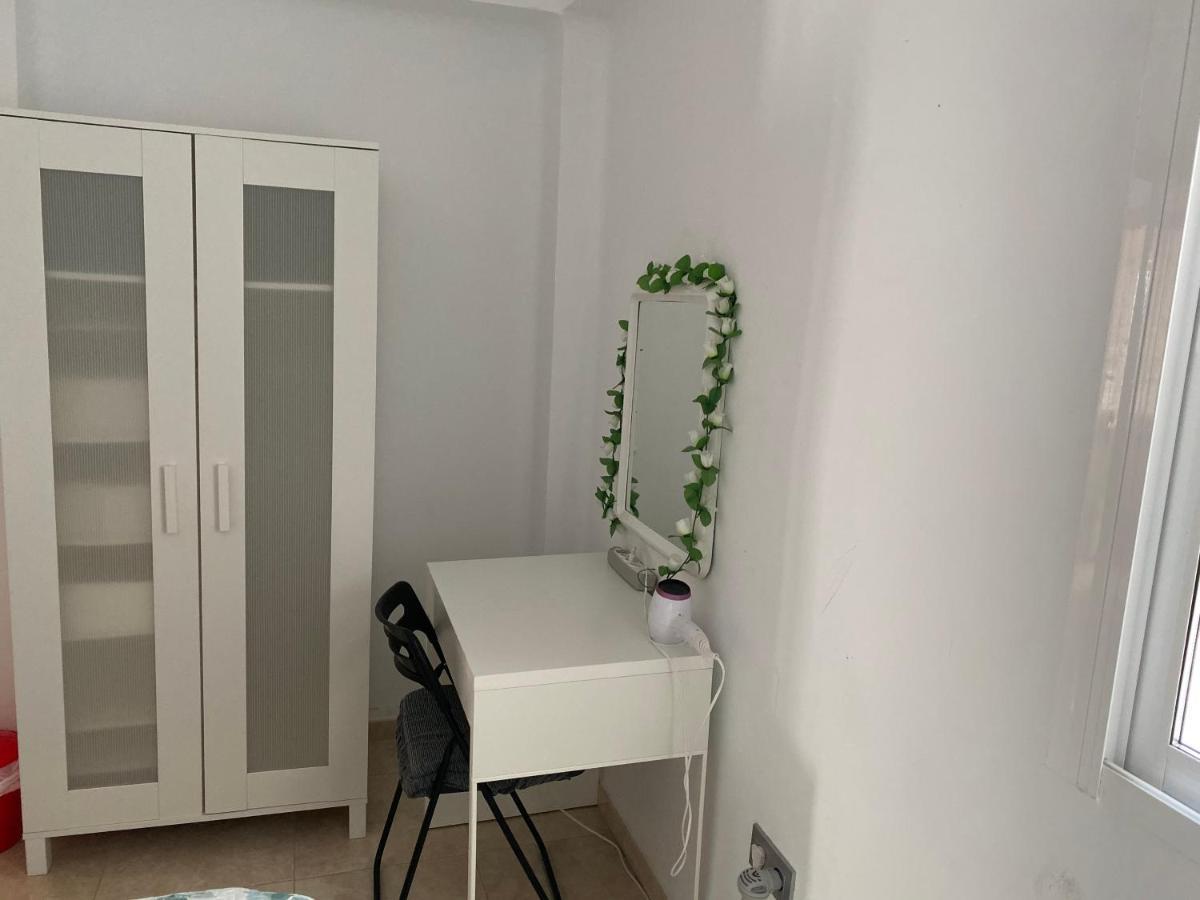 Malaga Centro Habitaciones Privada En Apartamento Compartidos Εξωτερικό φωτογραφία
